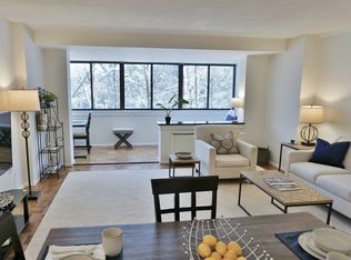 9 Hawthorne Pl APT 2L, Boston, MA 02114