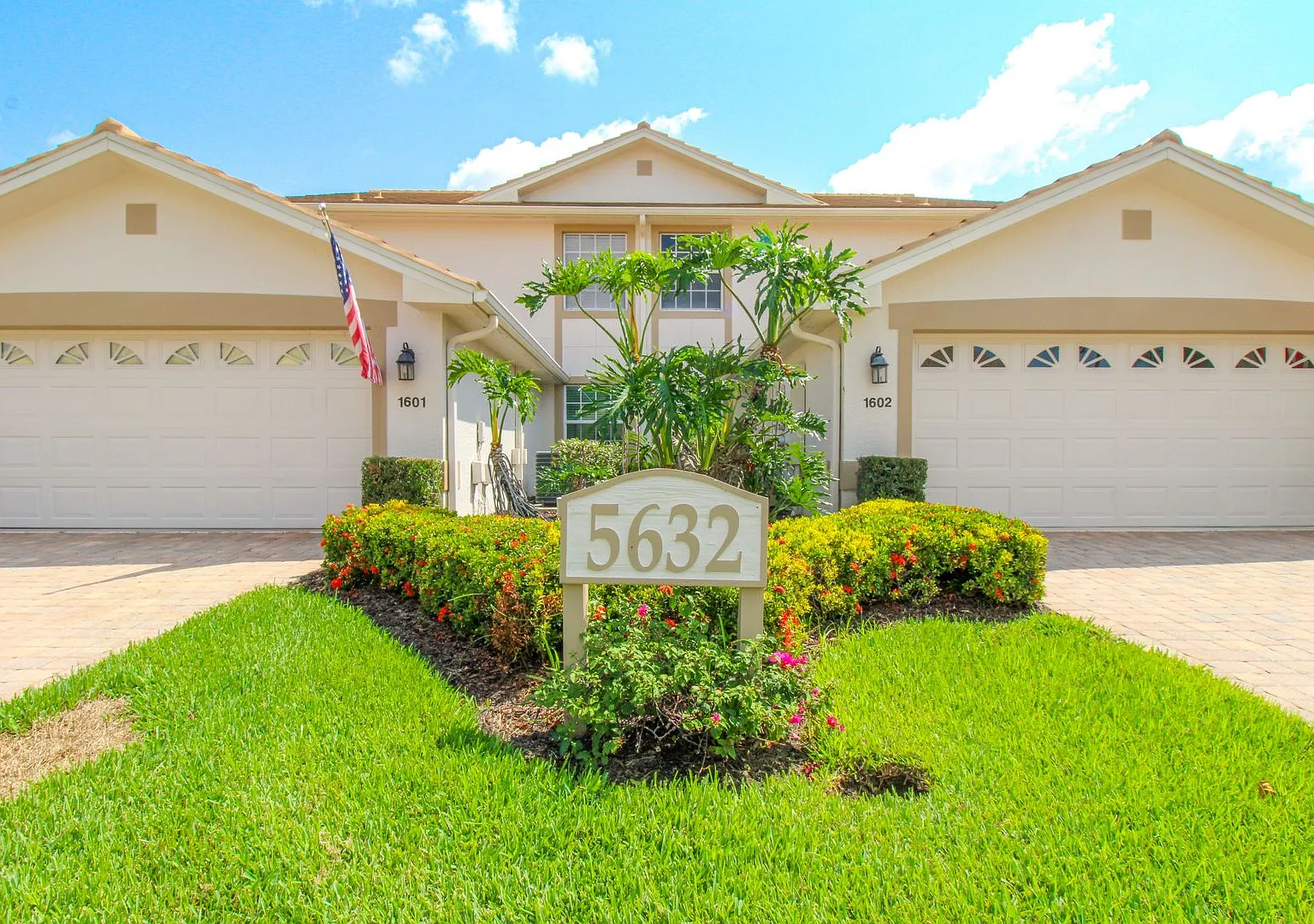 ** 3/2 Golf Transfer To The Strand Unit Available ** Gated Beautiful Remodeled Unit **Lake And Fo... — Photo 2