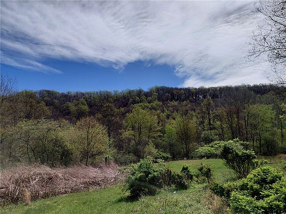 2nd image of 524 Patterson Rd