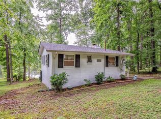 15 Lakeside Dr, Columbia, VA 23038