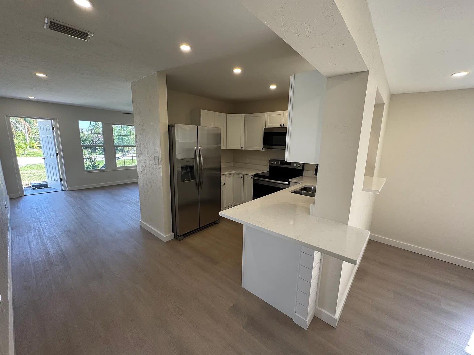 1732 Ingram Ave — Photo 1