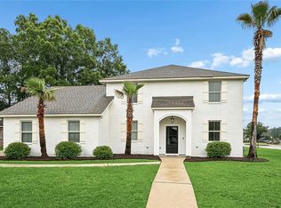 300 Place Saint Julien Pl, Covington, LA 70433
