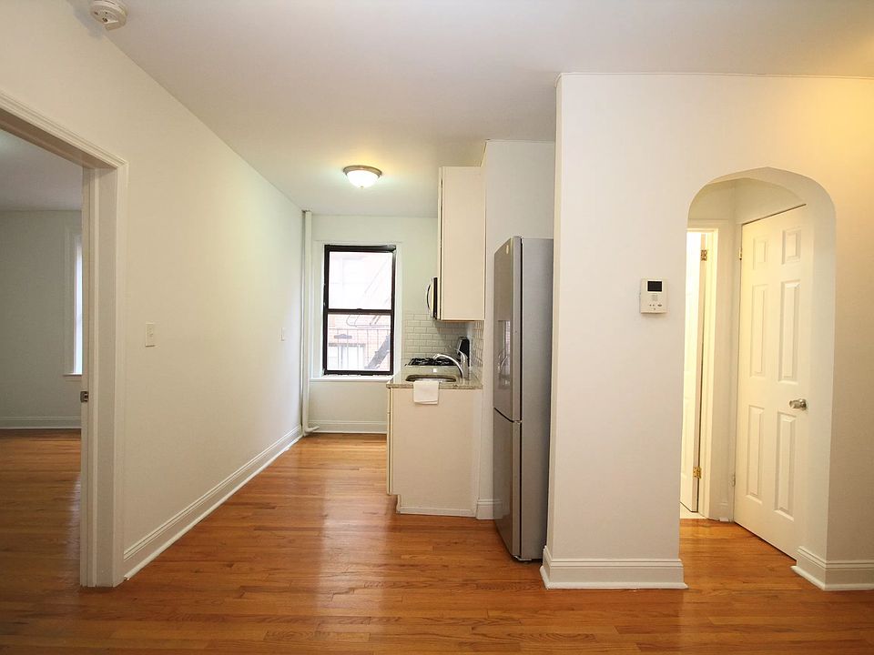 1st image of 14809 Northern Blvd APT 4N