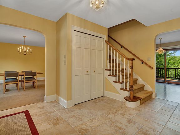 5th image of 9222 Eileen Ct
