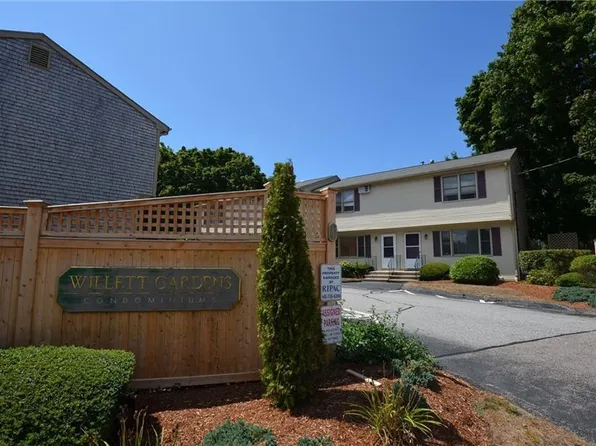 151 Willett Ave APT 2, Riverside, RI 02915