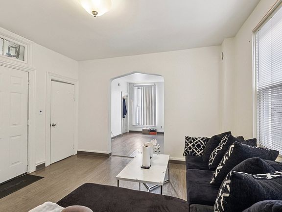 3rd image of 1908 S Loomis St