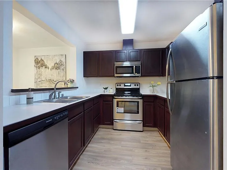18501 SE Newport Way #J242 — Photo 2