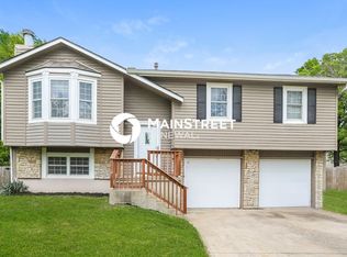 12314 S Locust Cir, Olathe, KS 66062