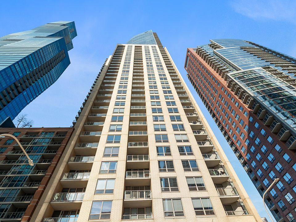1st image of 420 E Waterside Dr Unit 906