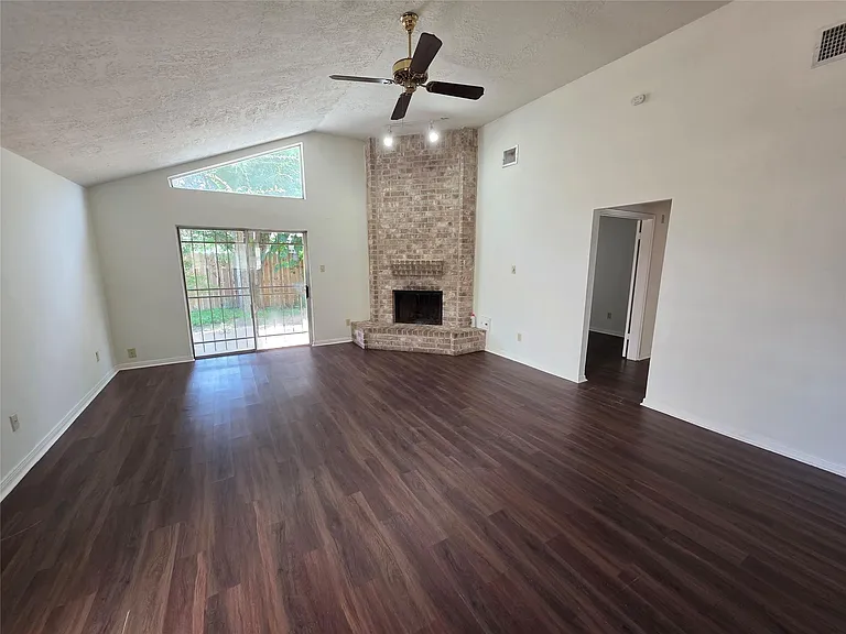 11726 Plumbrook Dr — Photo 4