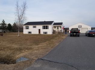 22 Sunset Rdg, Sidney, ME 04330