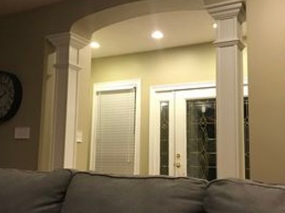 3rd image of 4144 Mayflower Dr