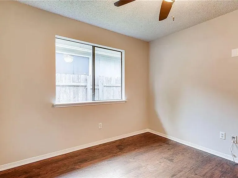 2110 Taylor Simonetti Ave — Photo 8