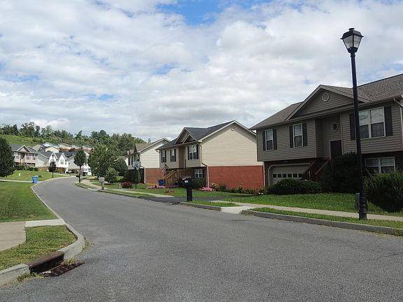 5th image of 1041 Meadow Creek Ln