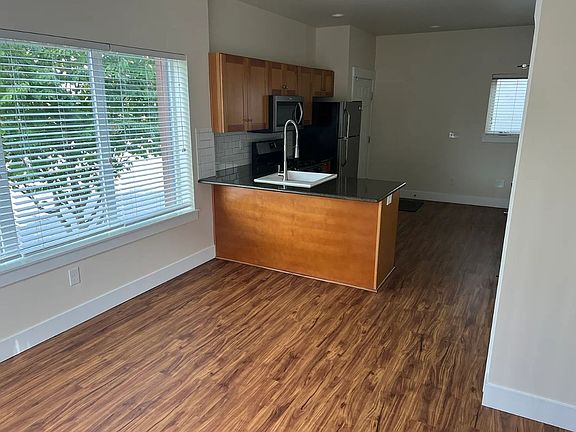 5th image of 4804-4818 N Williams Ave #4804