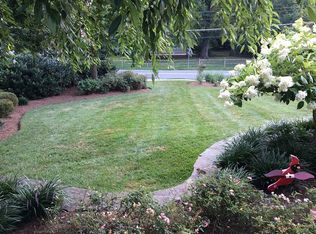 2728 Sutton Rd, Vienna, VA 22181