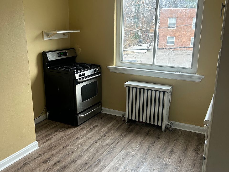 1st image of 3522 Glenway Ave APT 4