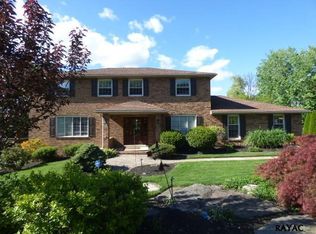 3200 Round Hill Rd, York, PA 17402