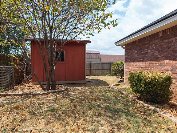 5th image of 109 Claretta Dr