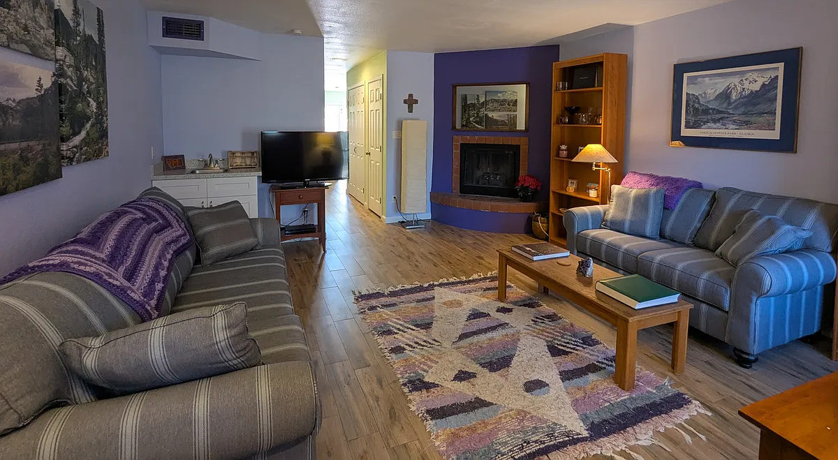 Building Photo - 1425 E Desert Cove Ave #46
