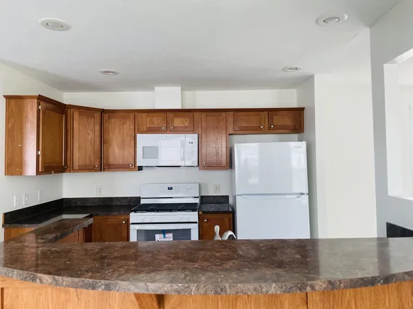 241 Suzanne Blvd #241, White Lake, MI 48386