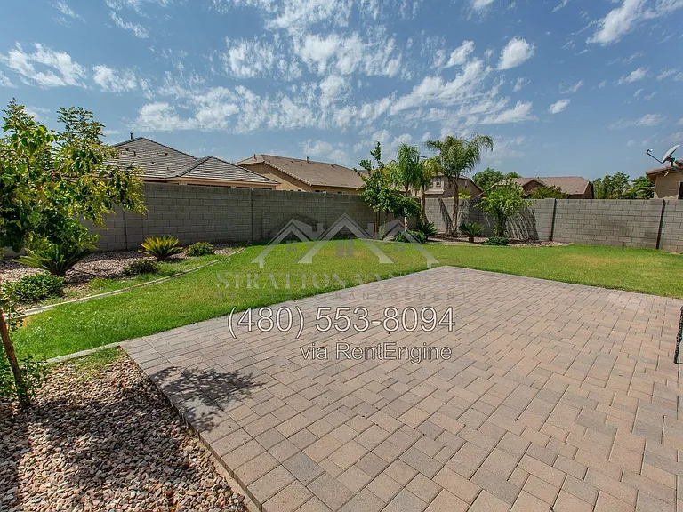 18295 W Saguaro Ln — Photo 36