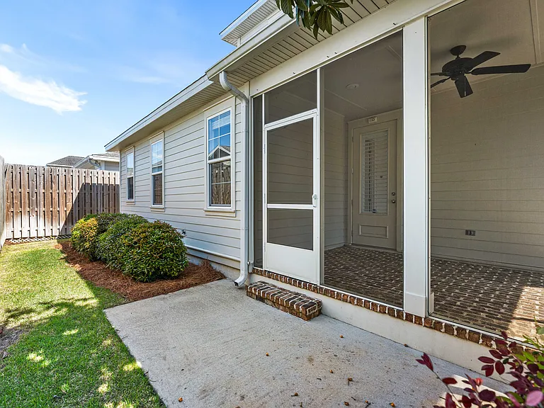 143 Christian Dr — Photo 10