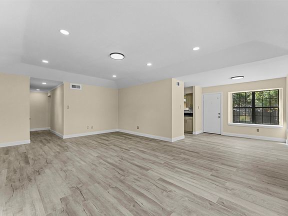 3rd image of 1307 Reesling Dr