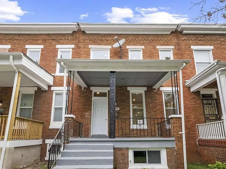 3030 Windsor Ave — Photo 1