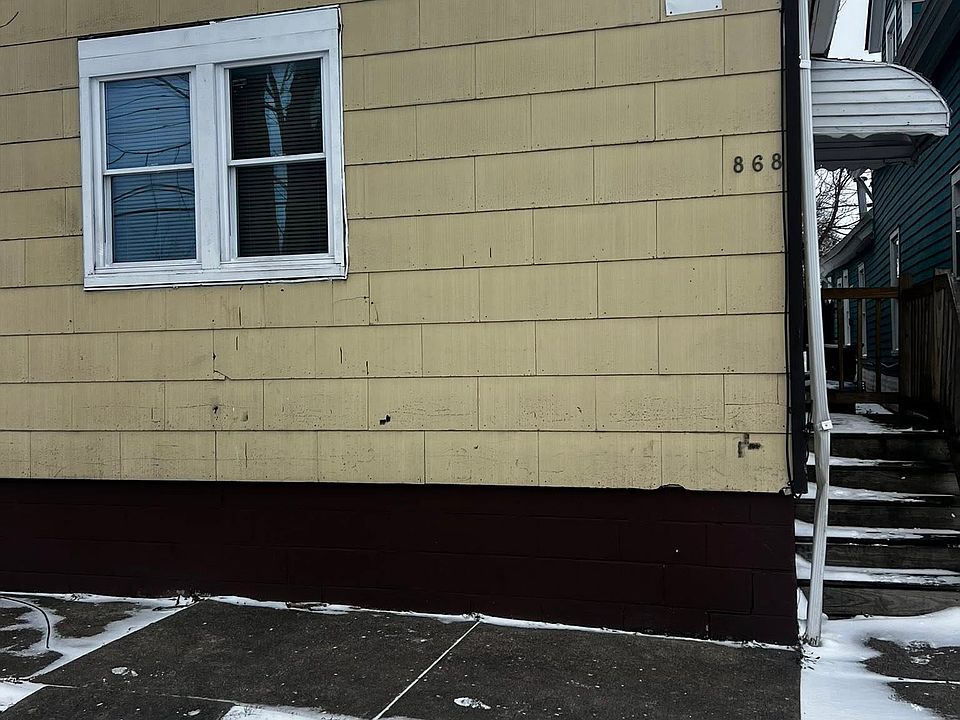 1st image of 868 E Eagle St
