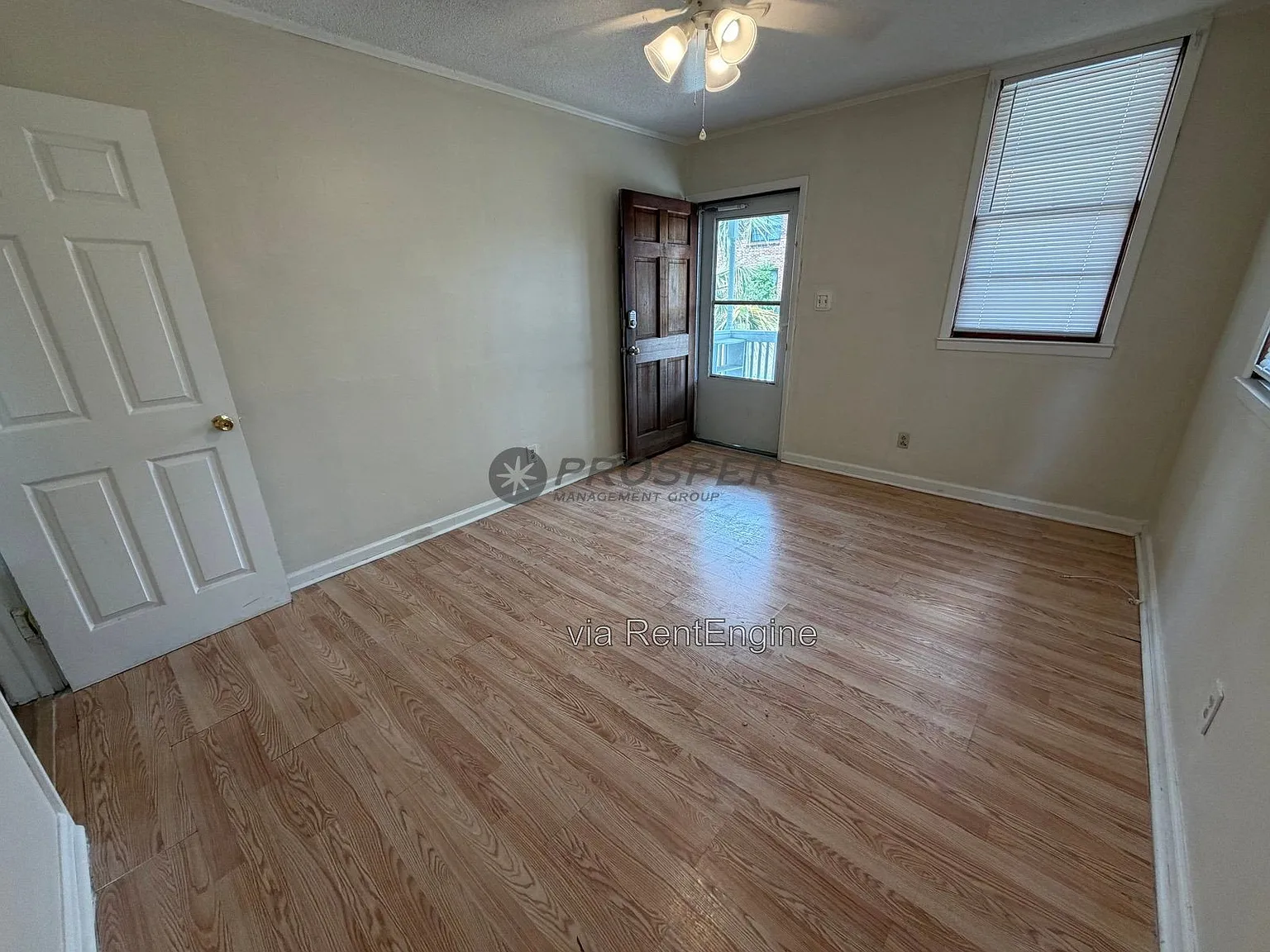 3 bed, 1.0 bath, 1100 sqft, $2,150 — Photo 4