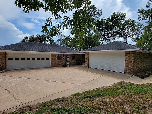 3rd image of 3917 Buckingham Dr