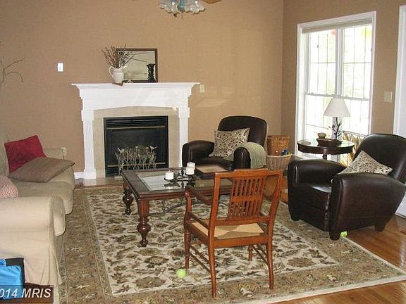 5th image of 109 Lucy Long Ct