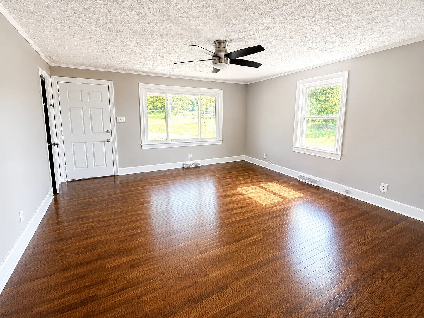 4 bed, 1600 sqft, $1,995 — Photo 3