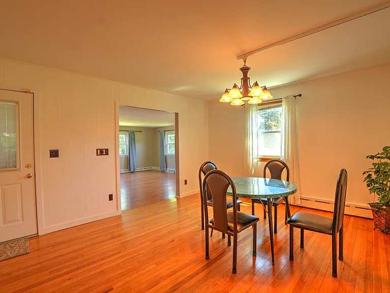 954 State Route 173 — Photo 21