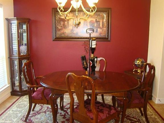 5th image of 817 Lovebird Ln