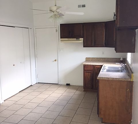 3rd image of 3001 N Pawnee Dr