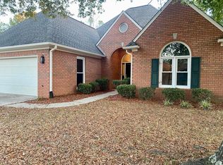 210 Crest Lake Dr, Hoover, AL 35244