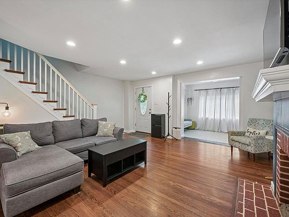 3rd image of 6640 Lotus Rd