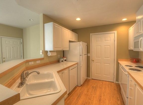 4th image of 2150 Newport Way NW