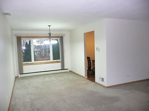 3rd image of 15129 Willow Ln