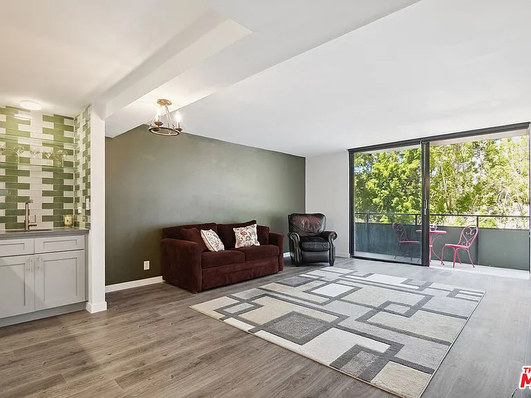 10535 Wilshire Blvd #404 — Photo 13