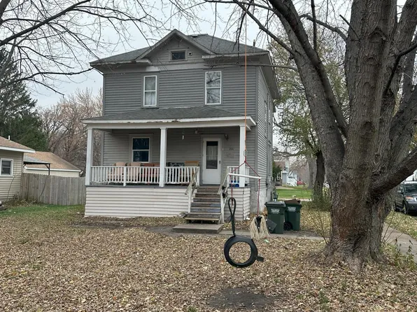 900 5th St SE, Waseca, MN 56093