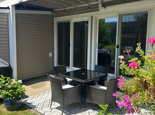 45 Hewitt Rd APT A5, Mystic, CT 06355