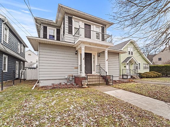 2nd image of 120 Helen St
