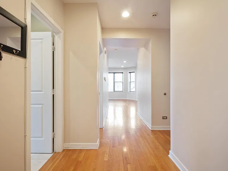 1655 N Fairfield Ave #301 — Photo 11