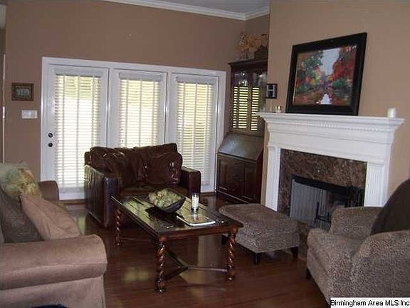 3rd image of 4627 Carriage Ln
