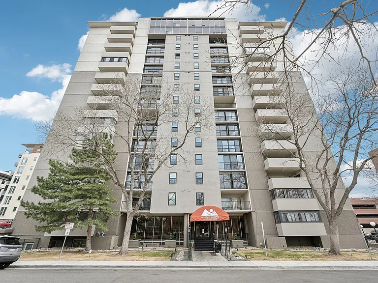 2 Adams St — Photo 1