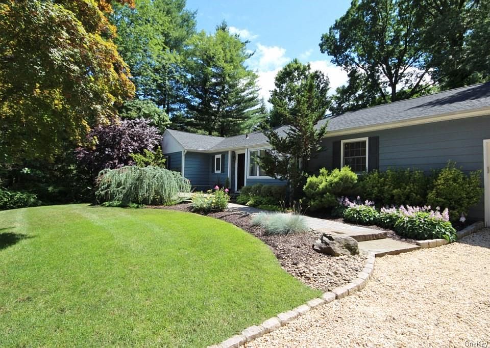 1st image of 39 Briarwood Dr