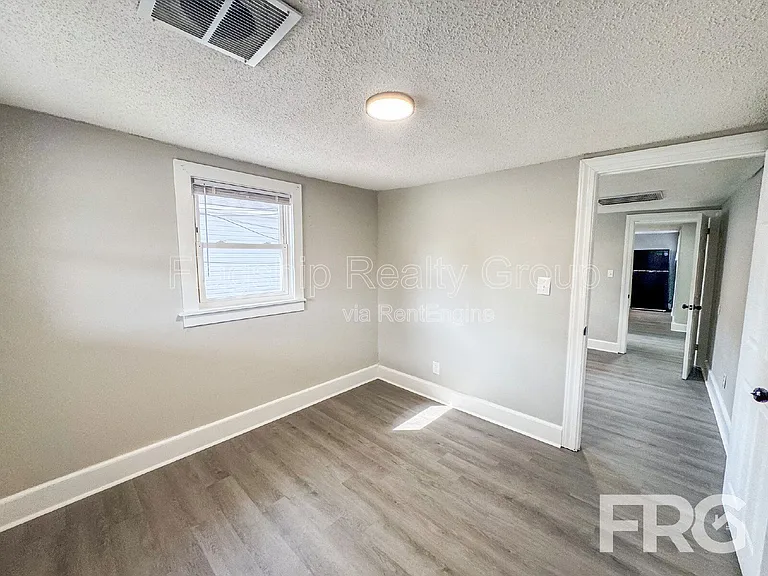 600 Howell St #A — Photo 3